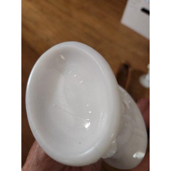 Vintage Slag Glass Akro Agate White Embossed Flower Vase 4-1/4" circa 1930s 40s - Picture 9 of 10